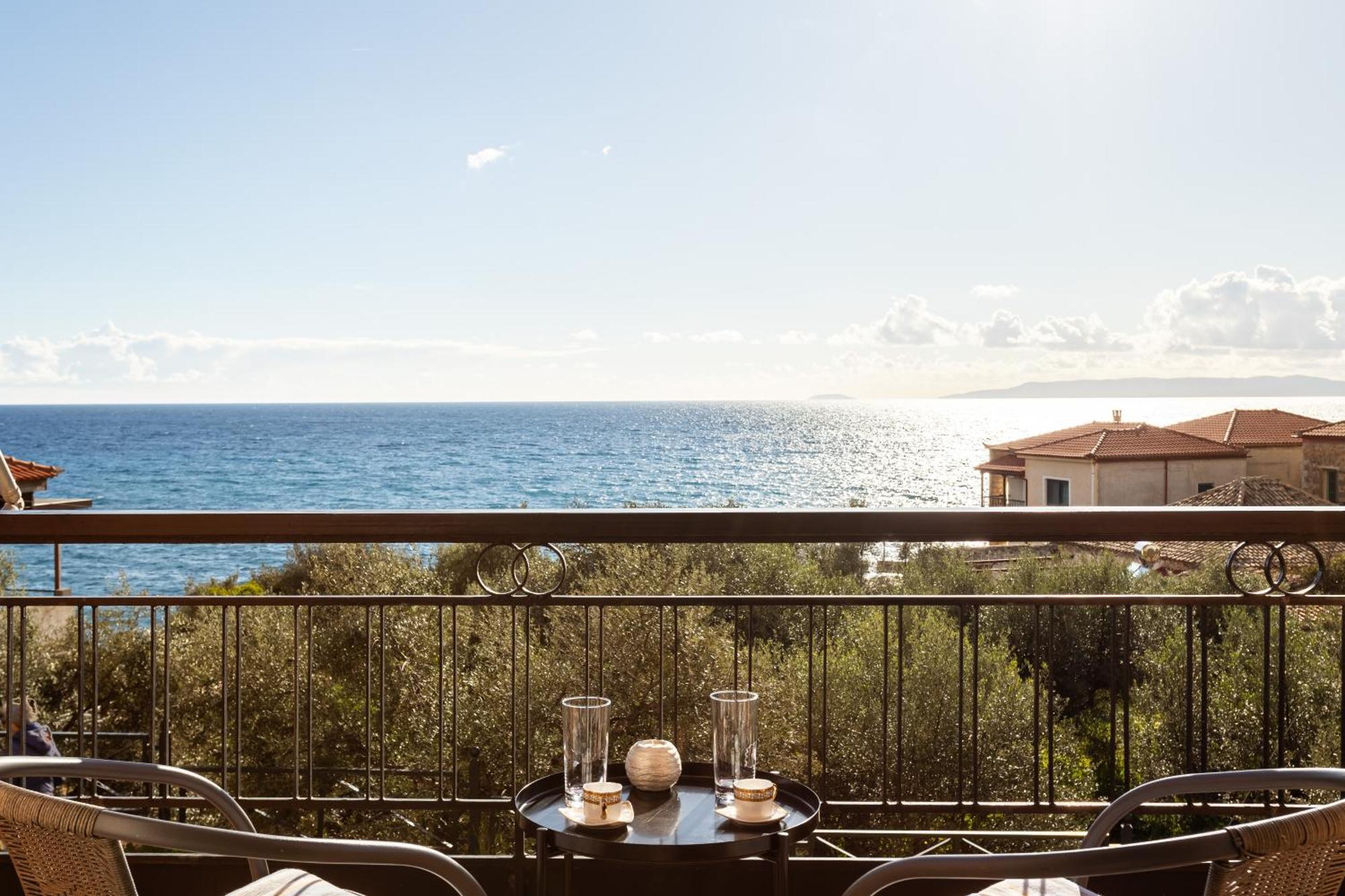 Sunset Serenity - Kardamili Seaside Getaway Екстериор снимка